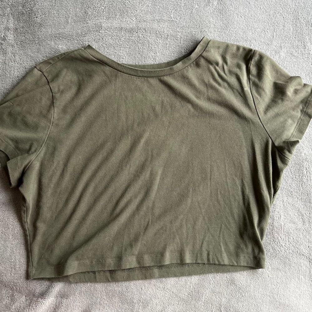 Wild fable green crop top tee